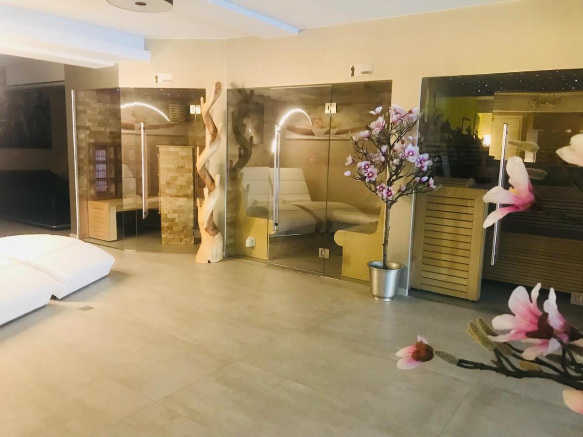 Hotel Monte Cristo Hoeselt 외부 사진